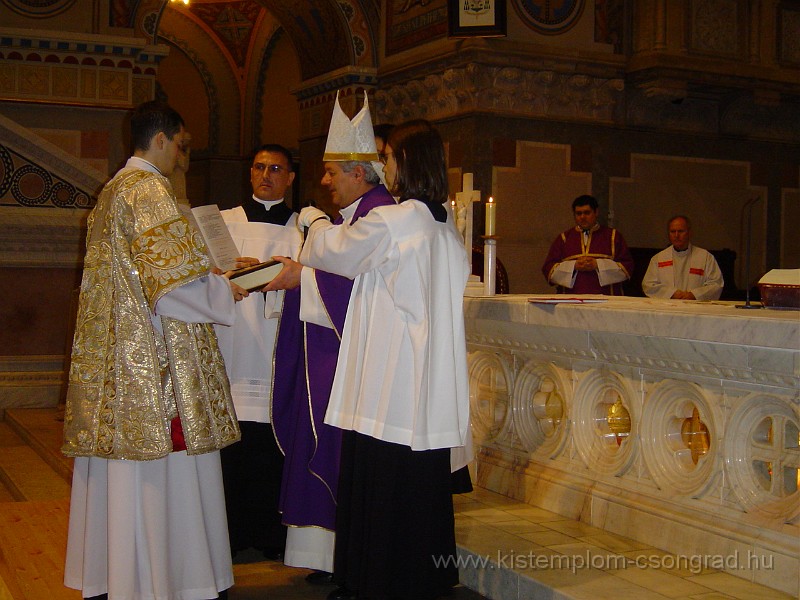 2008-12-06_Forgo_Miklos_diakonussa_szentelese_05.jpg