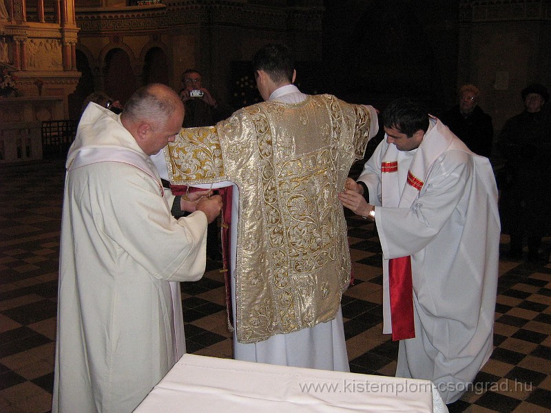2008-12-06_Forgo_Miklos_diakonussa_szentelese_12.jpg
