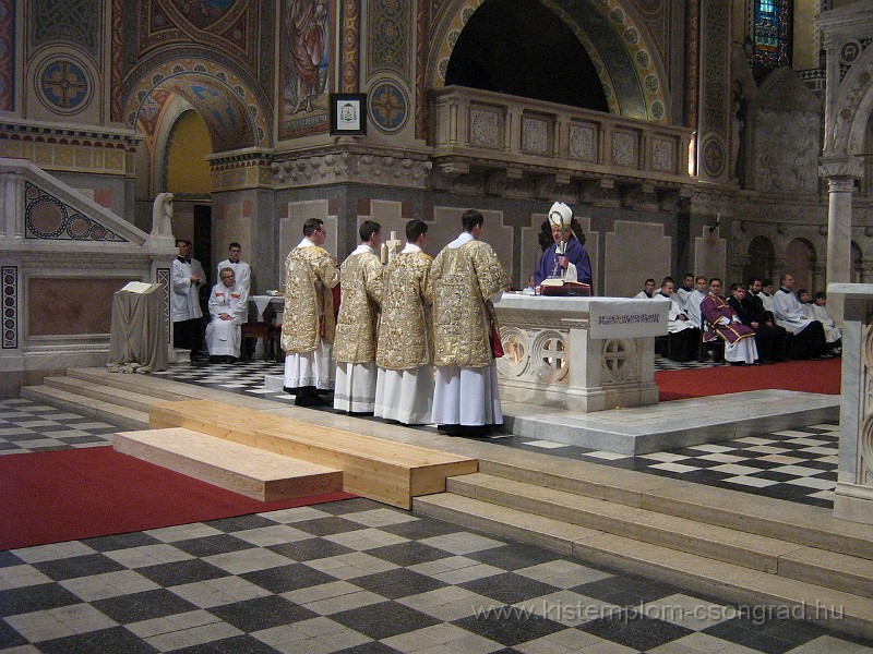2008-12-06_Forgo_Miklos_diakonussa_szentelese_15.jpg
